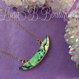✨🆕14k Abalone Shell Crescent Pendant Necklace✨